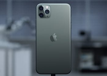 Apple lack of Services