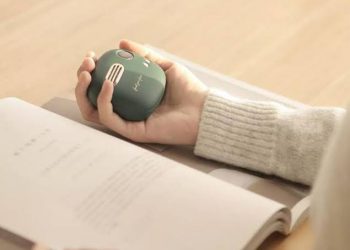 Xiaomi Launches a Little Powerbank With Hand Warmer
