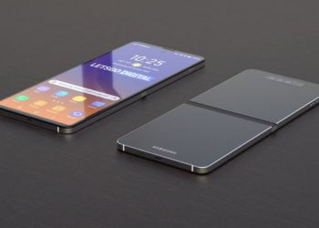 Moto Razr Vs Galaxy Fold With Two Phones Reviews