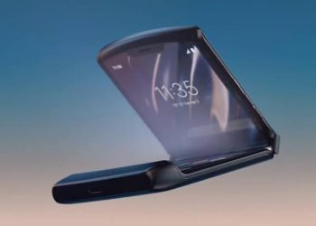 Motorola Razr Videos Leave Nothing To Chance, Notes Lumps Are Normal