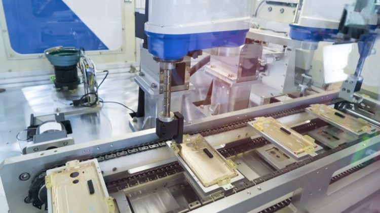 IT Ministry Proposes Major Incentives For Smartphone Manufacturing in Pakistan