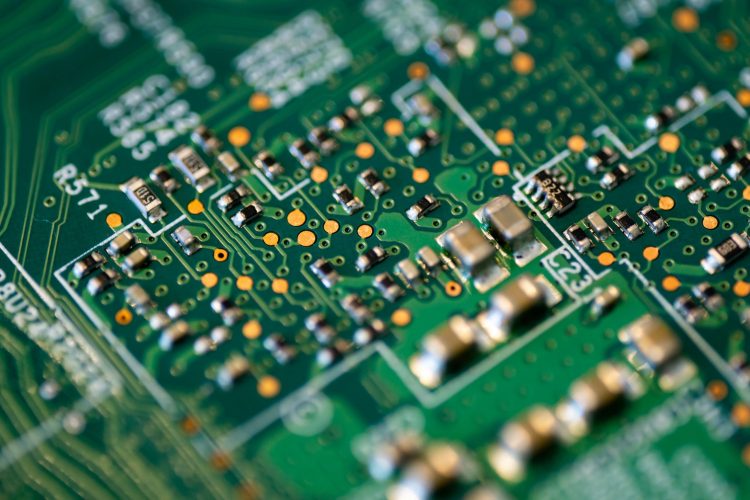MIT CREATED A TINY BRAIN CHIP THAT COULD BRING SUPERCOMPUTERS TO MOBILE