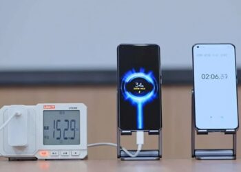 Does Xiaomi’s 200W HyperCharge kill your phone’s battery faster? Here’s the result after 800 charging cycles
