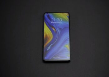 Mi Mix 4 Tipped to Feature Completely Invisible Under-Display Camera, Secondary Display at the Back