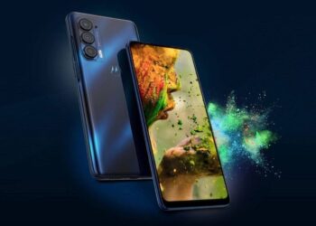 Soon Motorola is going to launch a phone with an under display camera