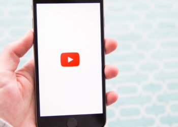 For Android and iOS users YouTube has included "Listening Controls"