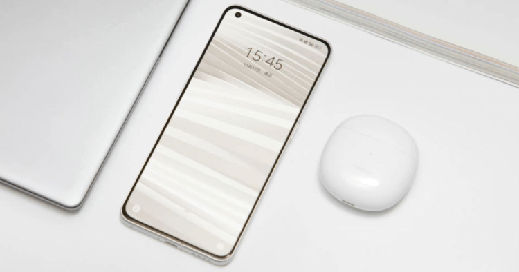 Realme GT 2 Pro Front Look with Thin Bezels and Punch Hole Display Revealed