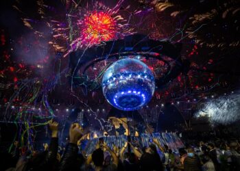 Expo 2020 Dubai sparkles brightly as its goodbye 2021 with a glittering ball drop at Al Wasl Plaza