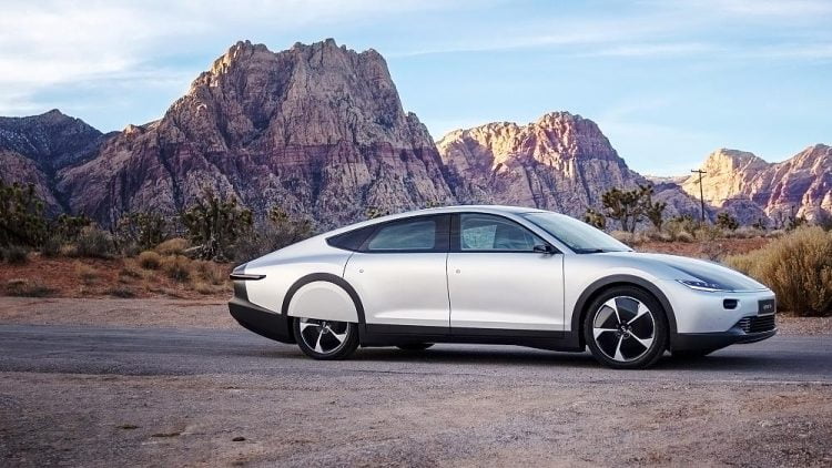 This year, a Dutch company will debut a solar-powered electric vehicle