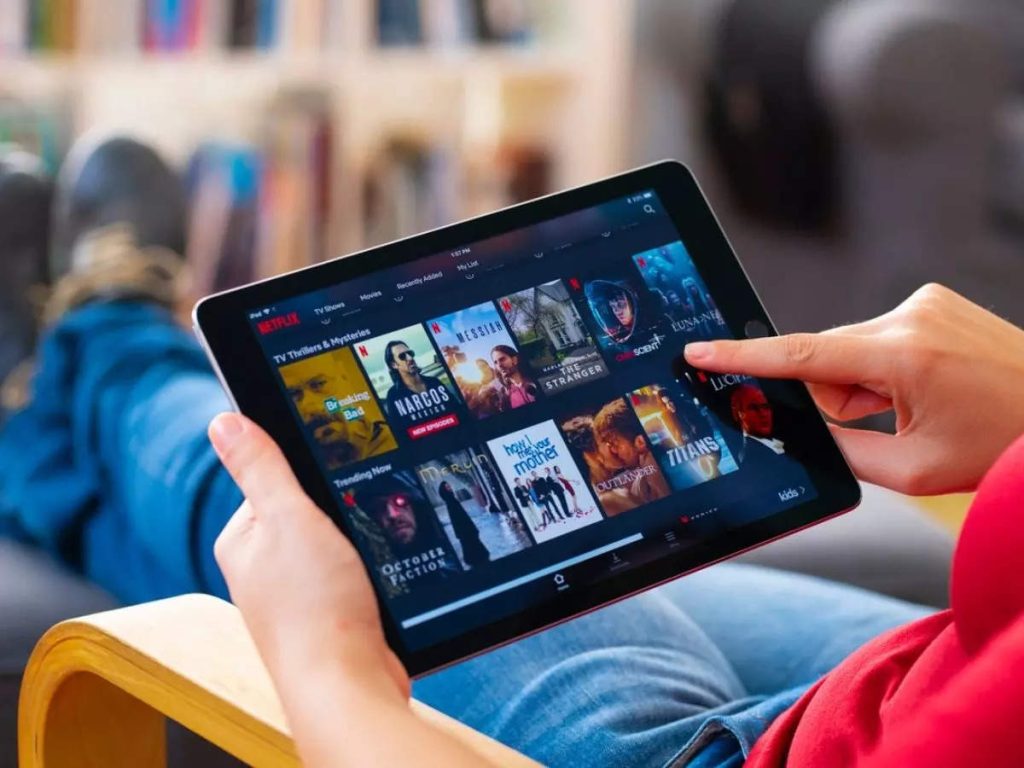 Sharing a Netflix login credentials will soon incur a fee