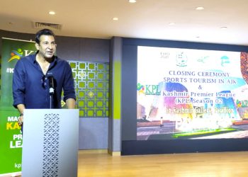 Wasim Akram arrived to conclude the amazing KPL showcase at expo 2020