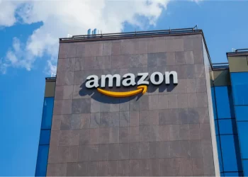 Amazon's conundrum: to cut costs without inciting labour unrest