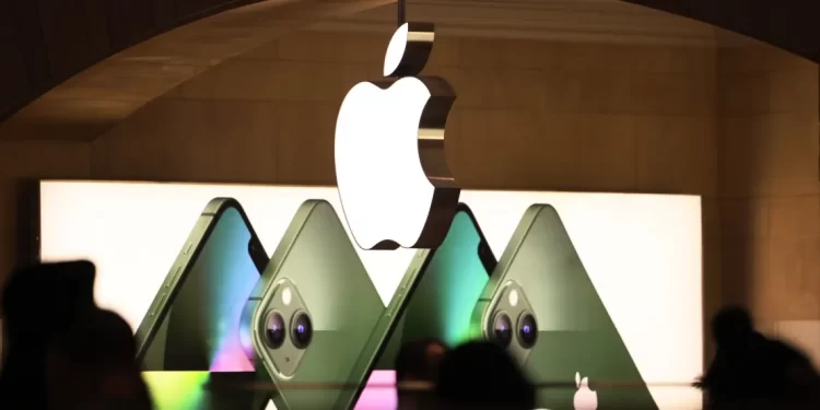 Apple claims its strongest March quarter ever, with new iPhone and Mac sales records