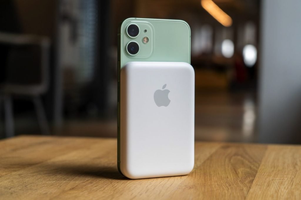 Apple’s new firmware update battery pack allows it to charge faster