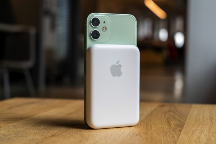 Apple’s new firmware update battery pack allows it to charge faster