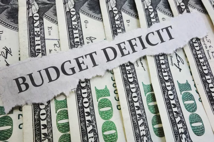 Budget deficit is reached to a new high of Rs. 4.3 trillion