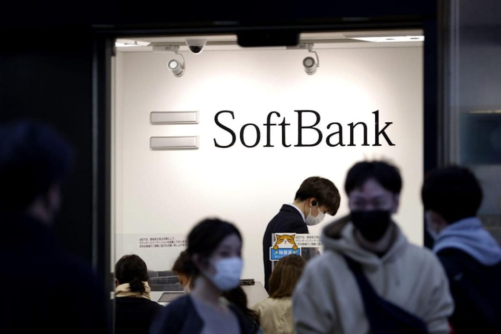 SoftBank invests in a Japanese startup that aids in cancer detection