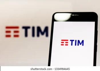 Tim Brasil to close Oi mobile asset in April