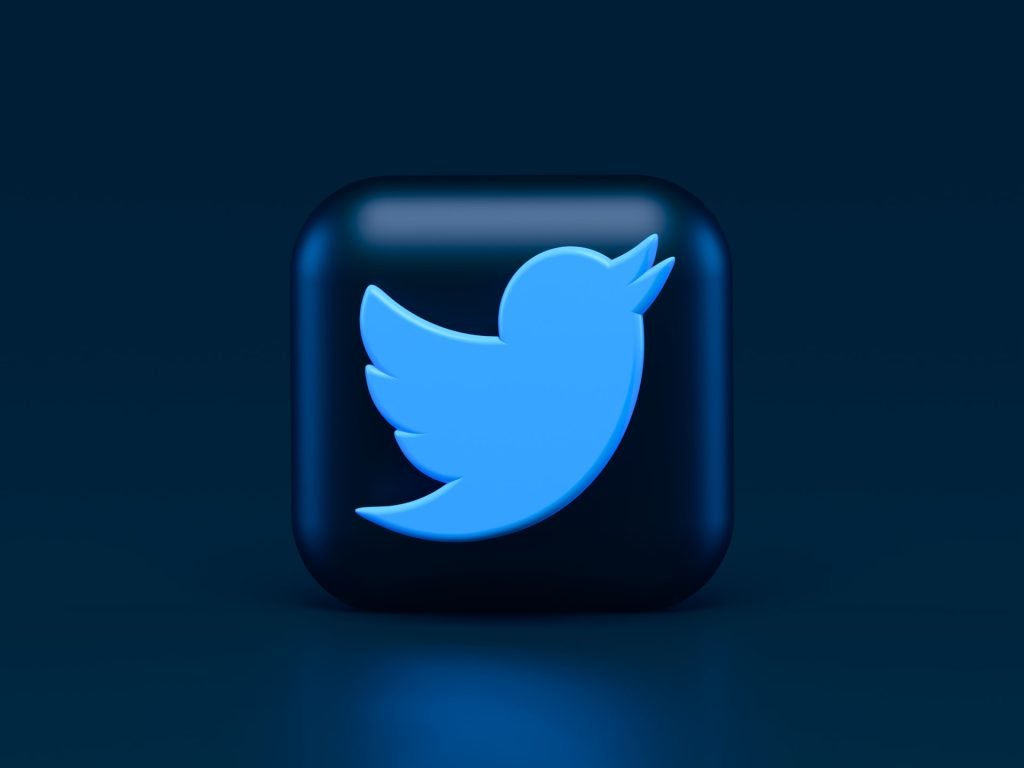 Twitter will soon allow two users to compose the same tweet