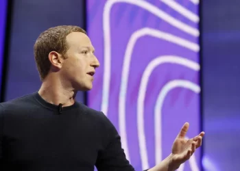Another shot at Zuckerberg's metaverse vision from an Amazon hardware executive
