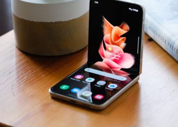 Google reportedly further postpones foldable Pixel phone