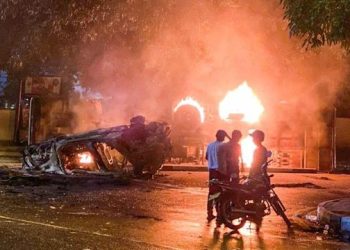 Sri Lankan troops on streets after protesters torch leaders' homes in night of unrest