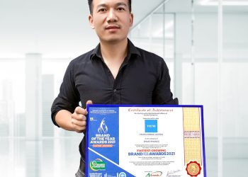 TECNO Wins Fastest Growing Brand of the Year Award 2021