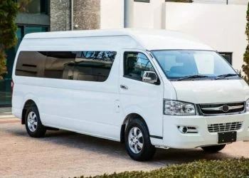 A Toyota HiAce rip-off with an electric twist, the Joylong E6
