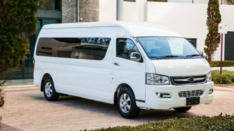 A Toyota HiAce rip-off with an electric twist, the Joylong E6