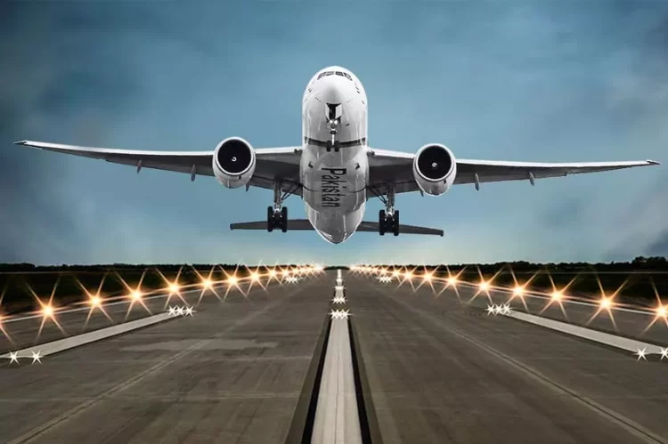 At Islamabad Airport, a PIA pilot saves 200 people from a disaster