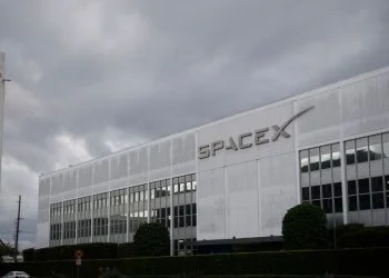 Experts think SpaceX's firings violate US labor law