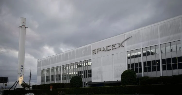 Experts think SpaceX's firings violate US labor law