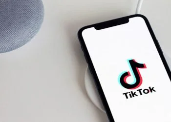 Google and Apple are urged by the FCC commissioner to remove TikTok from their app stores