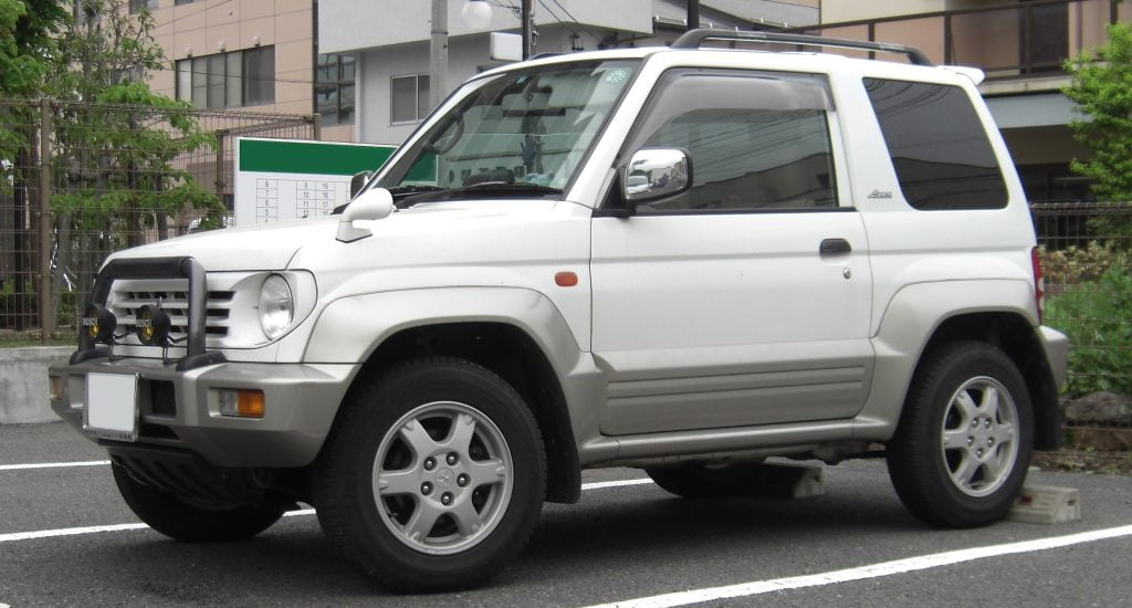 Mitsubishi is bringing back the Mini Pajero as a Suzuki Jimny competitor