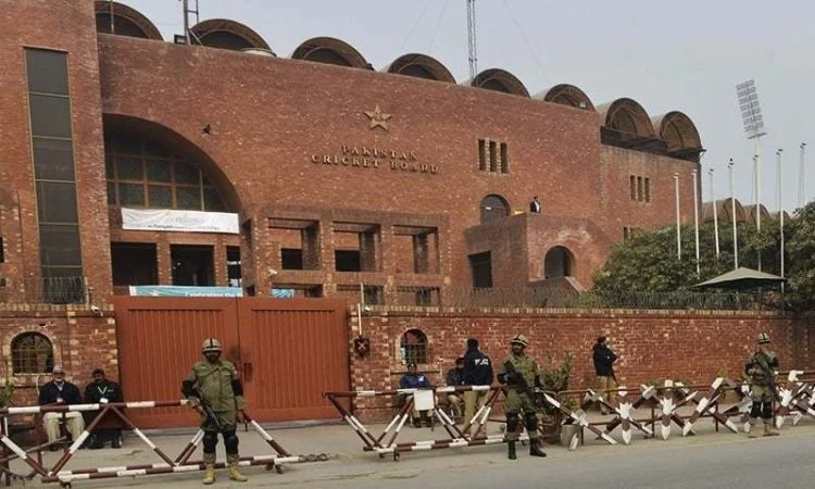 Talks were held between PM and Khalid Mahmood to appoint a new PCB chairman