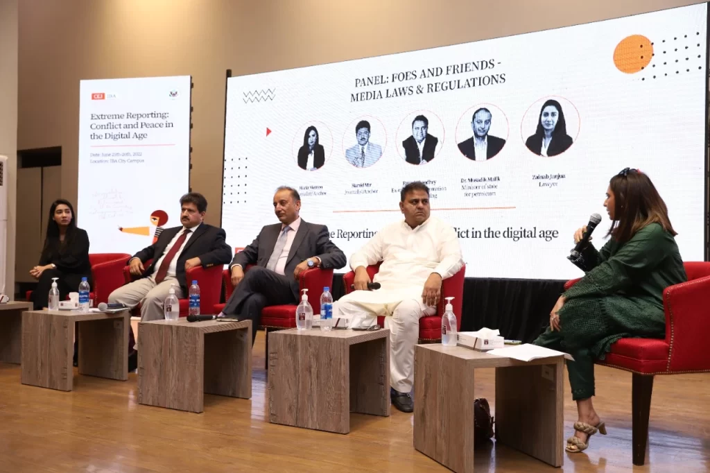 The CEJ-conflict IBA's reporting meeting gets underway. Politicians, journalists, filmmakers, and comedians discuss regulation, satire, and the relationship between culture and art