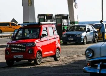 Without gasoline, Cubans must rely on electric vehicles