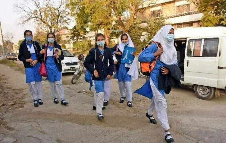 Confusion over extension in summer vacations in Karachi
