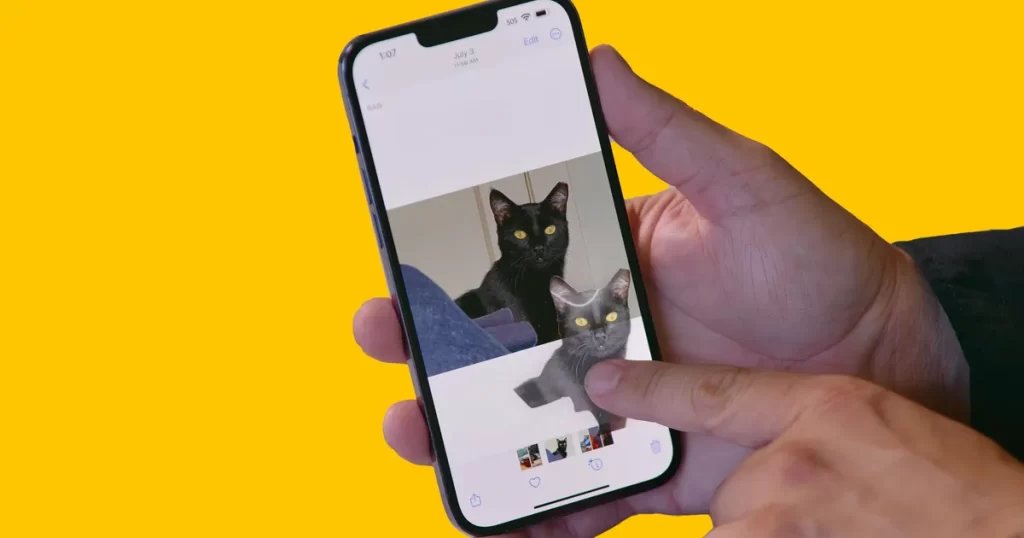 A new iPhone tool in iOS 16 makes photobombs history
