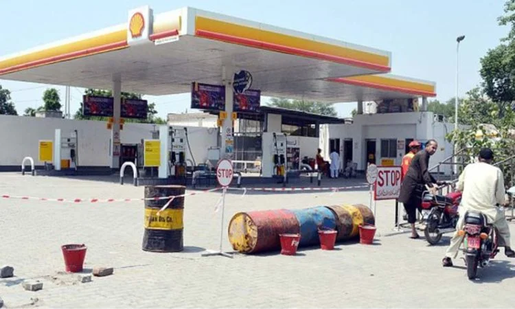 A threat to shut down countrywide stations in protest by petroleum dealers
