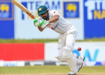 Babar beats Kohli to become the first Asian batsman to score 10,000 runs