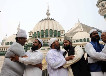Following Eid prayers, NCOC prohibits hugs and handshakes