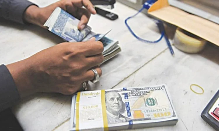 Rupee plunged to Rs. 207 against USD due to IMF deal postponement rumors