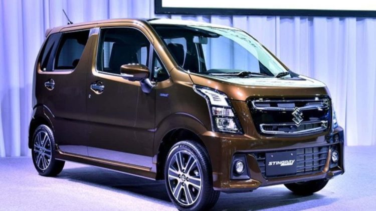 Suzuki Hybrid Wagon R Stingray is unveiled at the Pakistan Auto Show 22