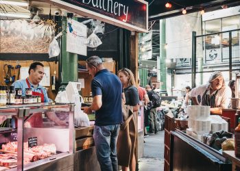 Businesses in the UK anticipate no growth in the next three months