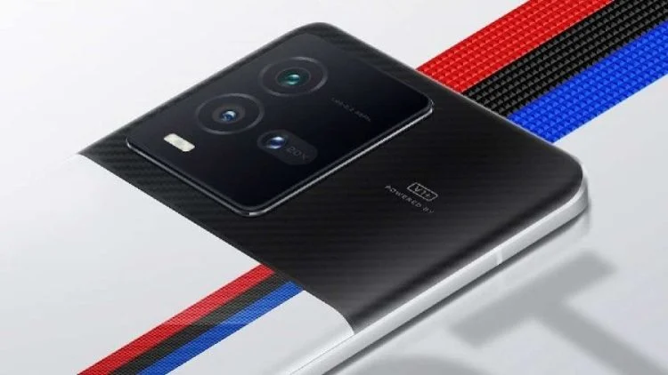 In official teaser shows an iQOO 9T in black