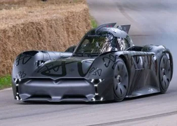 McMurtry's Electric Car sets a new speed record