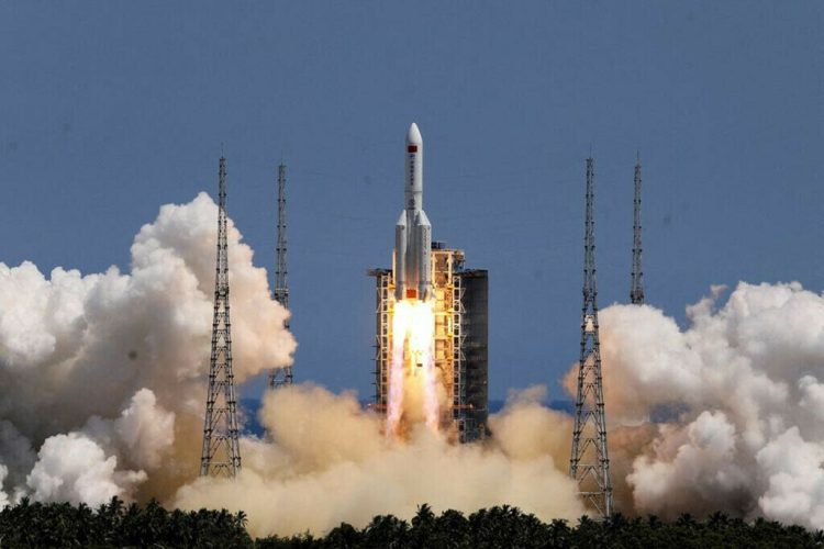 Chinese booster rocket returns to Earth abruptly