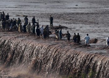 Following the floods, PTA introduces a travel advisory SMS service