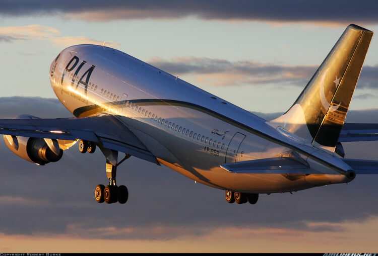 For flights between Pakistan and China, PIA has announced a 10% student discount